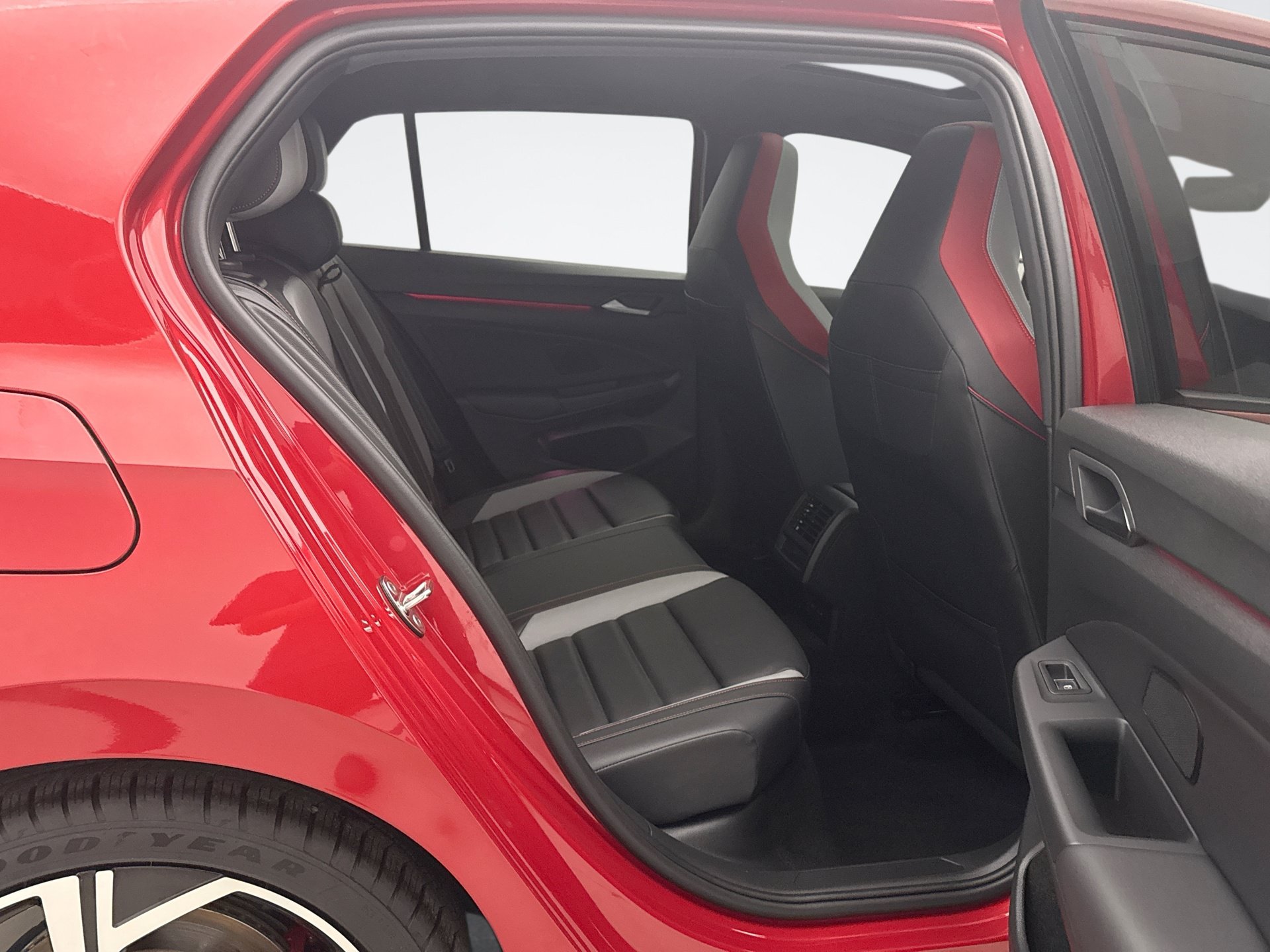 Used 2024 Volkswagen GTI SE FWD image 21