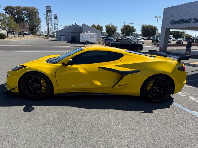 Used 2025 Chevrolet Corvette Z06 w/ Z07 Performance Package RWD image 11