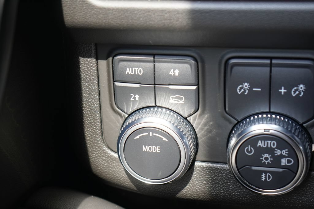 Used 2022 GMC Yukon SLE AWD/4WD image 28