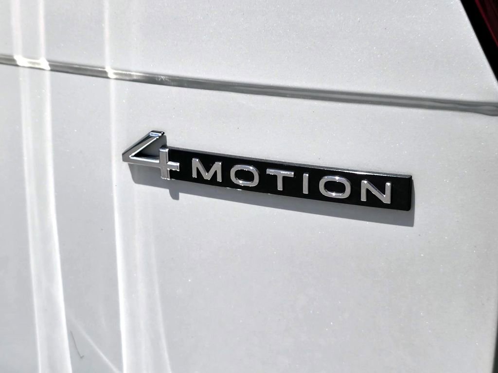 Certified 2022 Volkswagen Tiguan SEL R-Line AWD/4WD image 7