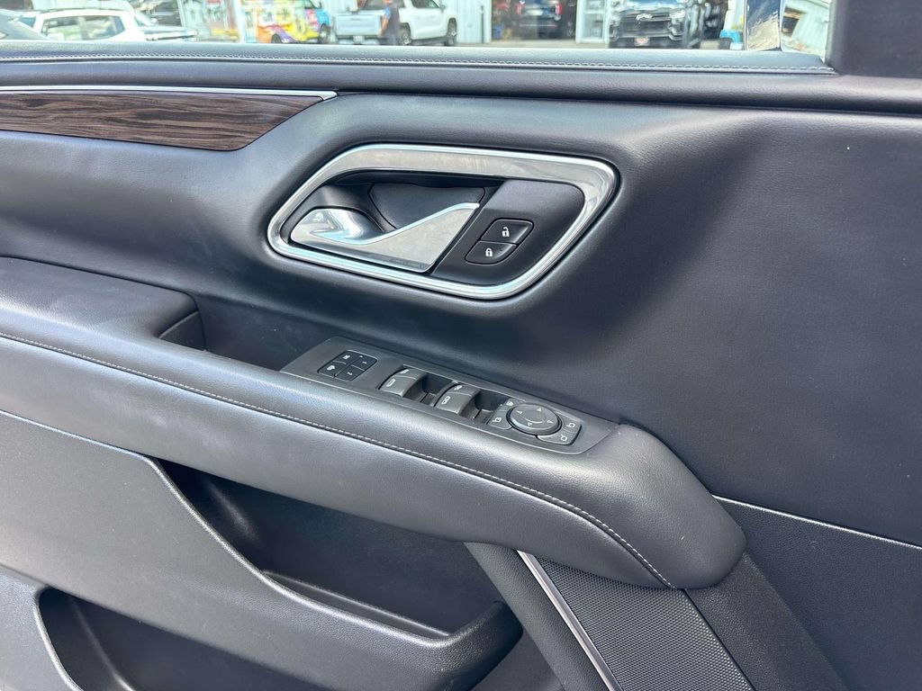 Used 2022 Chevrolet Tahoe LT w/ LT Signature Plus Package AWD/4WD image 22