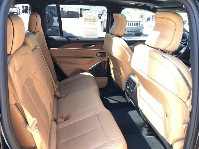 Certified 2022 Jeep Grand Cherokee Summit AWD/4WD image 18