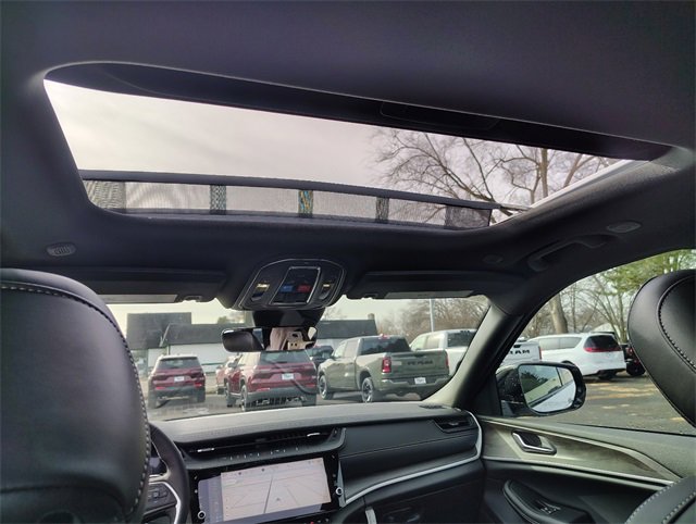 New 2026 Jeep Grand Cherokee Laredo image 30