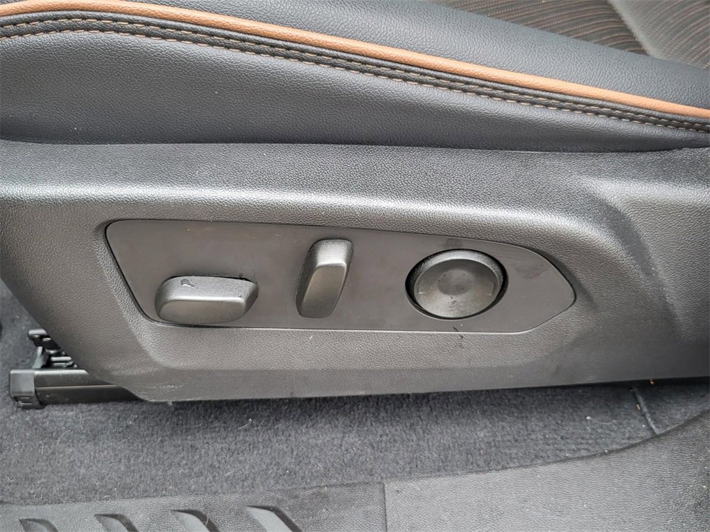 Used 2024 GMC Canyon AT4 w/ AT4 Premium Package image 17