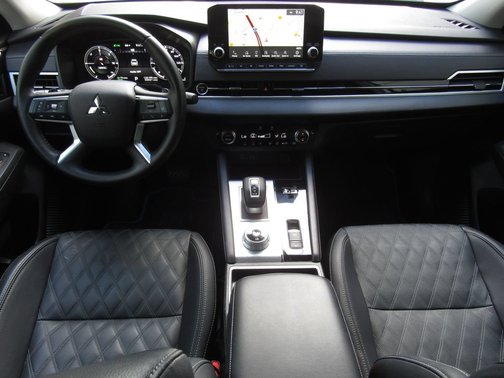 Used 2024 Mitsubishi Outlander 4WD Plug-In Hybrid image 35