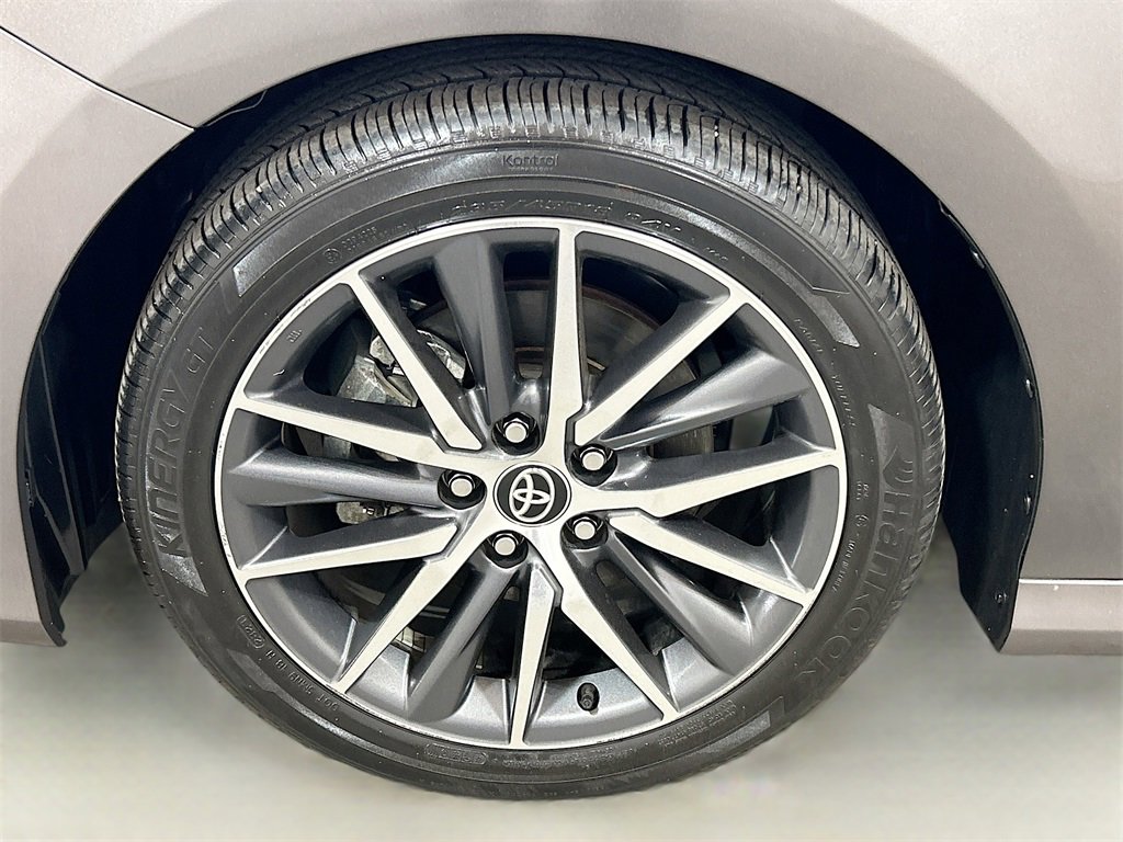 Used 2024 Toyota Camry XLE image 28