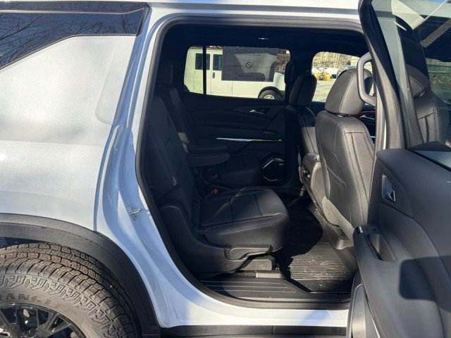 New 2026 Chevrolet Traverse Z71 w/ Enhanced Driving Package image 11