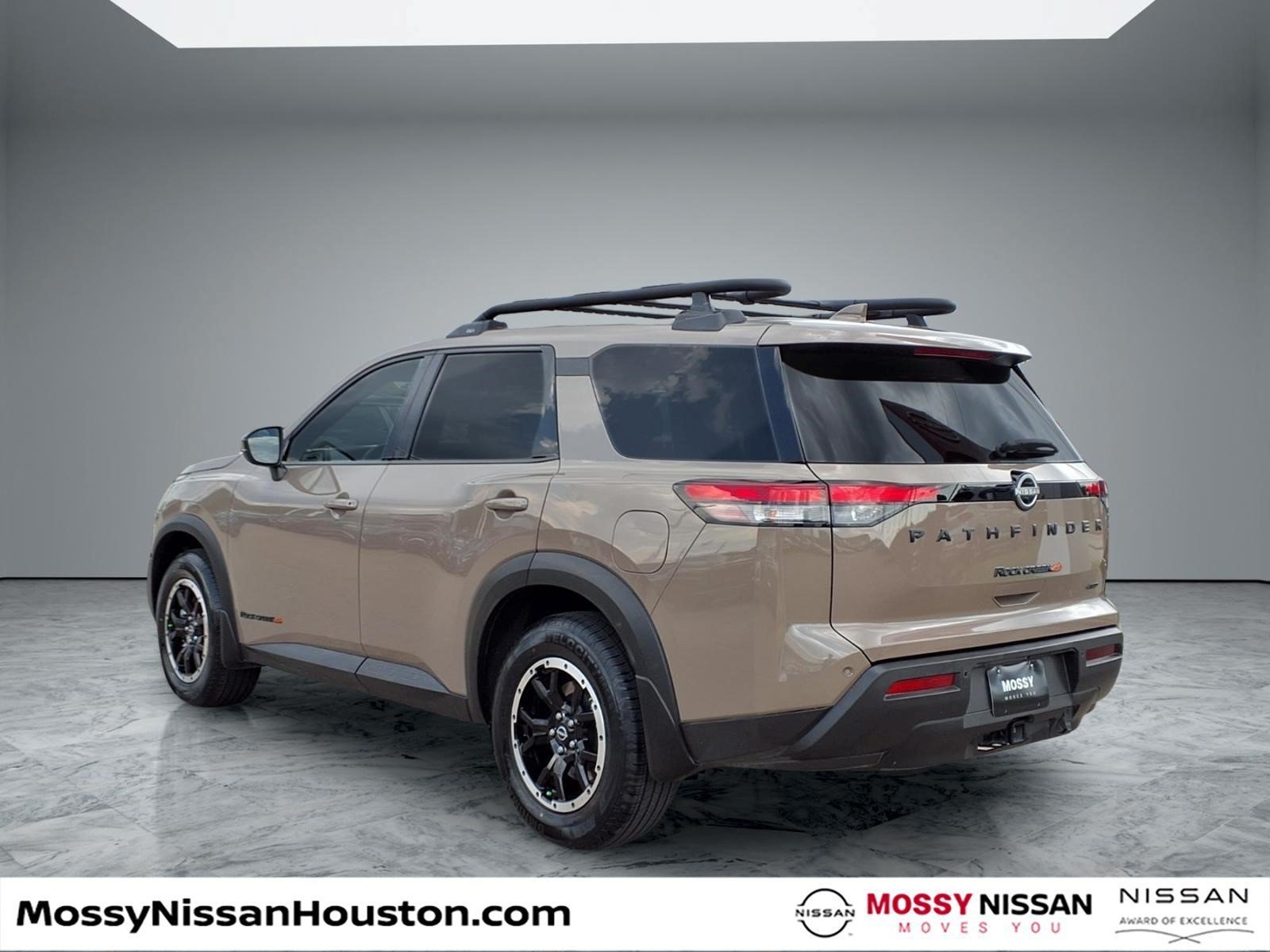 Used 2024 Nissan Pathfinder Rock Creek AWD/4WD image 2