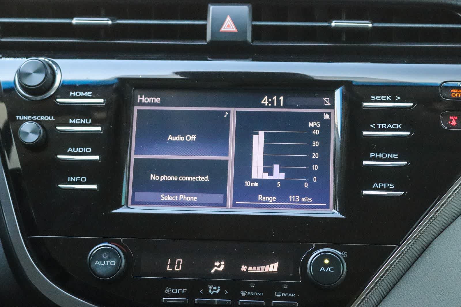 Used 2018 Toyota Camry SE FWD image 12