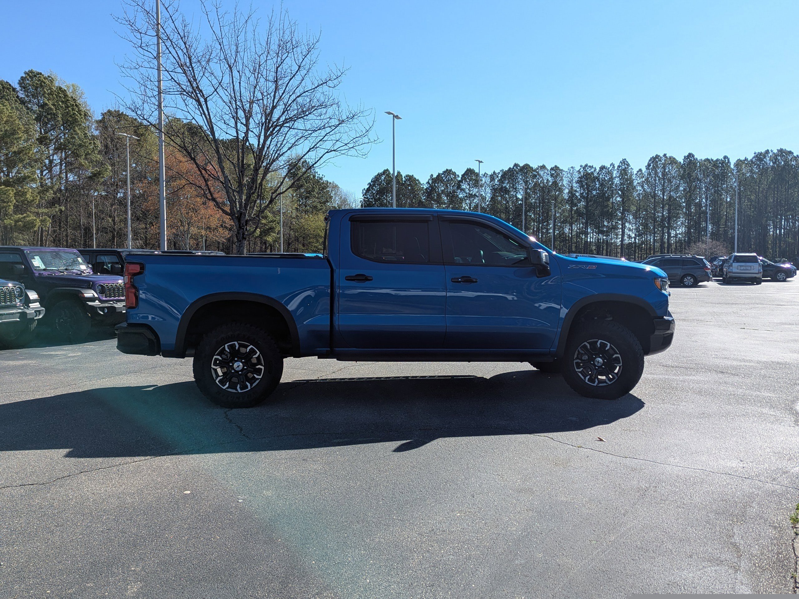 Used 2023 Chevrolet Silverado 1500 ZR2 image 4
