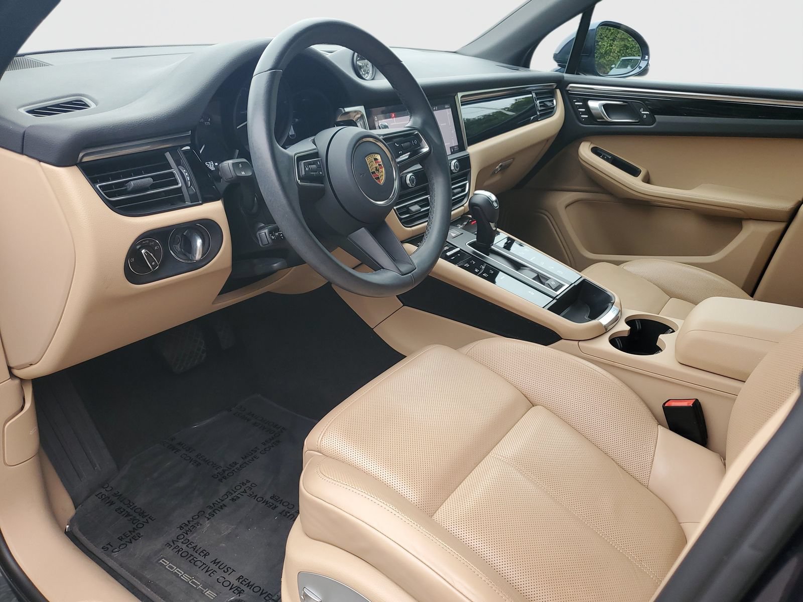 Used 2023 Porsche Macan AWD/4WD image 19