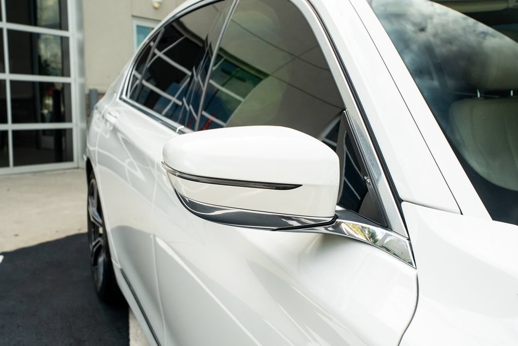 Used 2018 BMW 740i RWD image 12