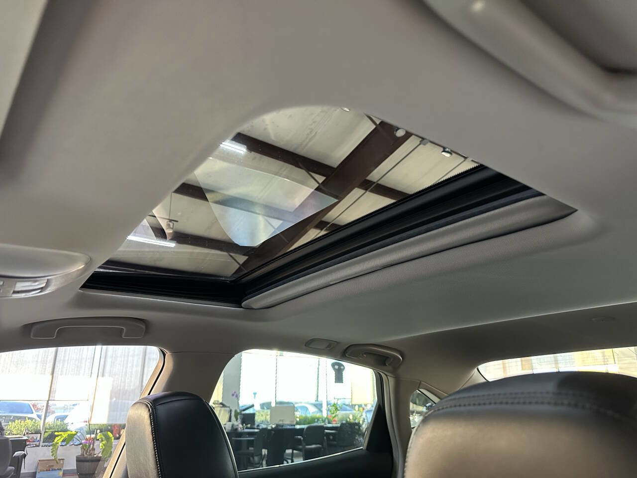 Used 2013 INFINITI M35 Base 4dr Sedan w/ Premium Pkg image 31