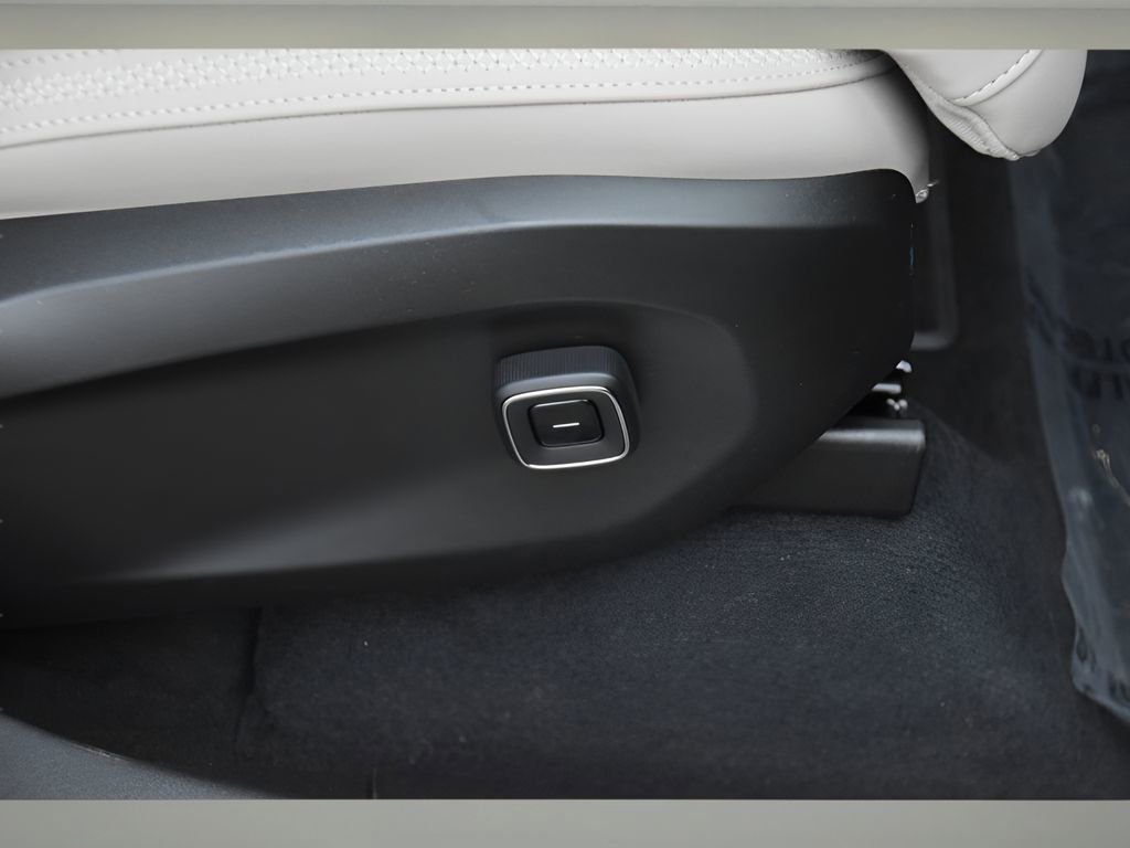 Used 2025 Volvo EX90 Ultra image 33