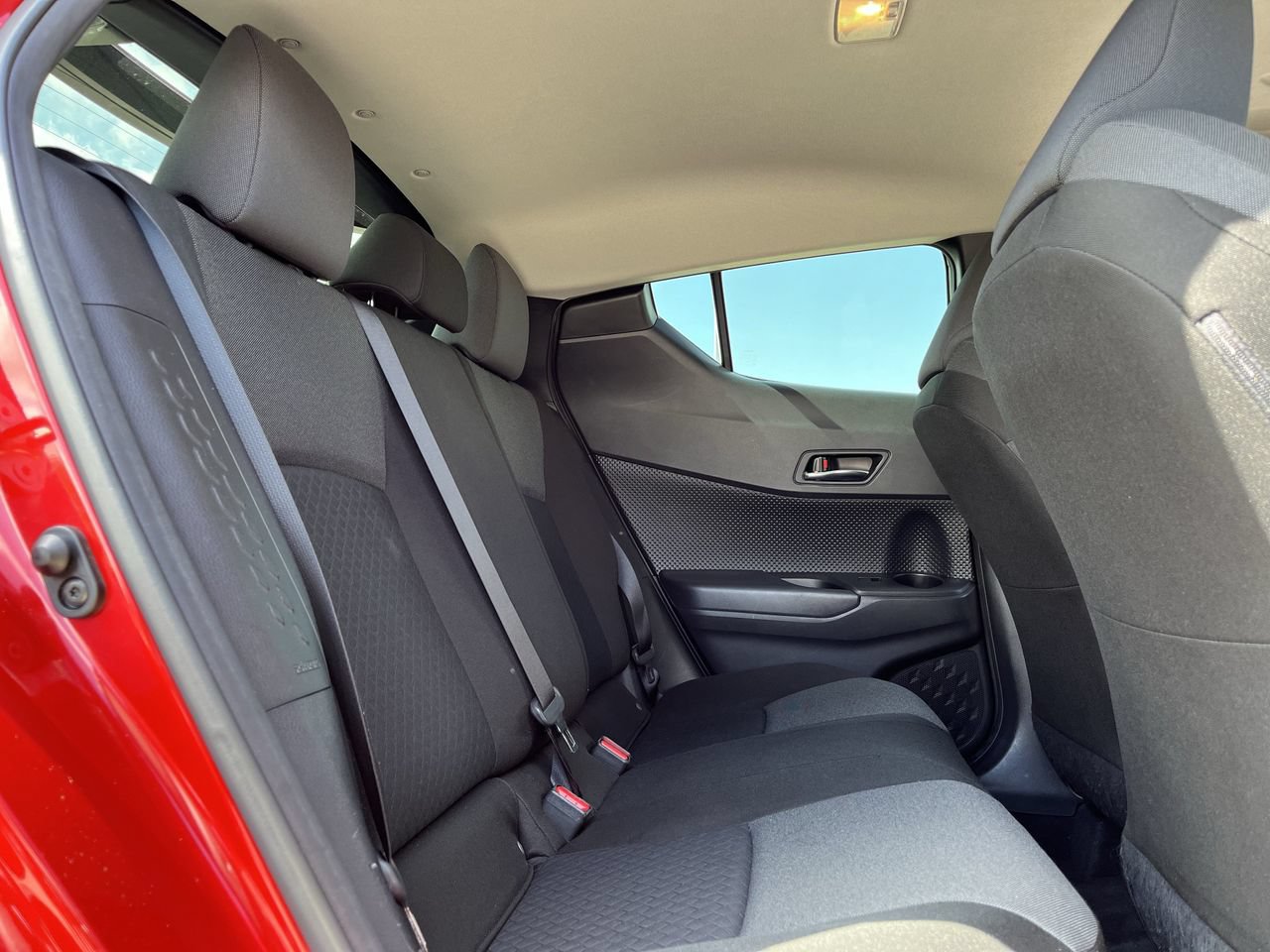 Used 2020 Toyota C-HR LE FWD image 25