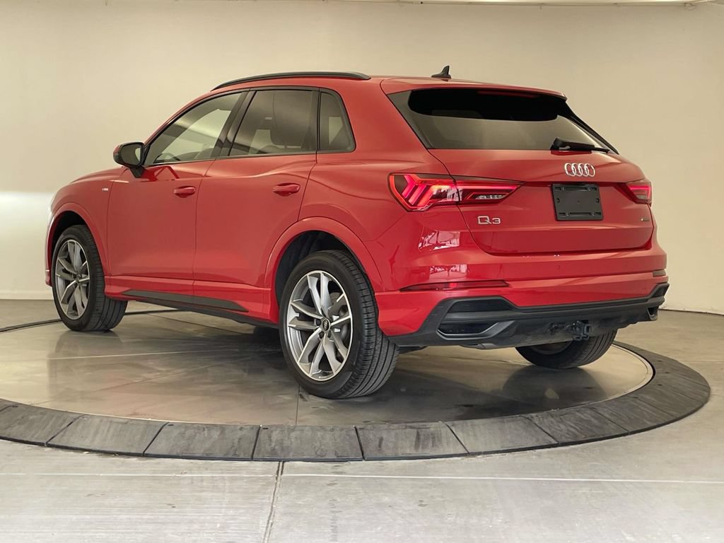 Certified 2025 Audi Q3 2.0T Premium w/ Convenience Package AWD/4WD image 3