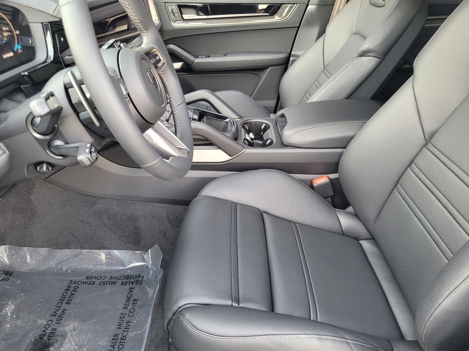 New 2025 Porsche Cayenne Turbo AWD/4WD image 22