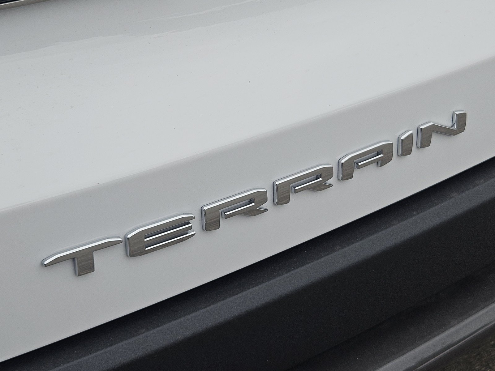 New 2027 GMC Terrain Elevation w/ LPO, Floor Liner Package FWD image 8