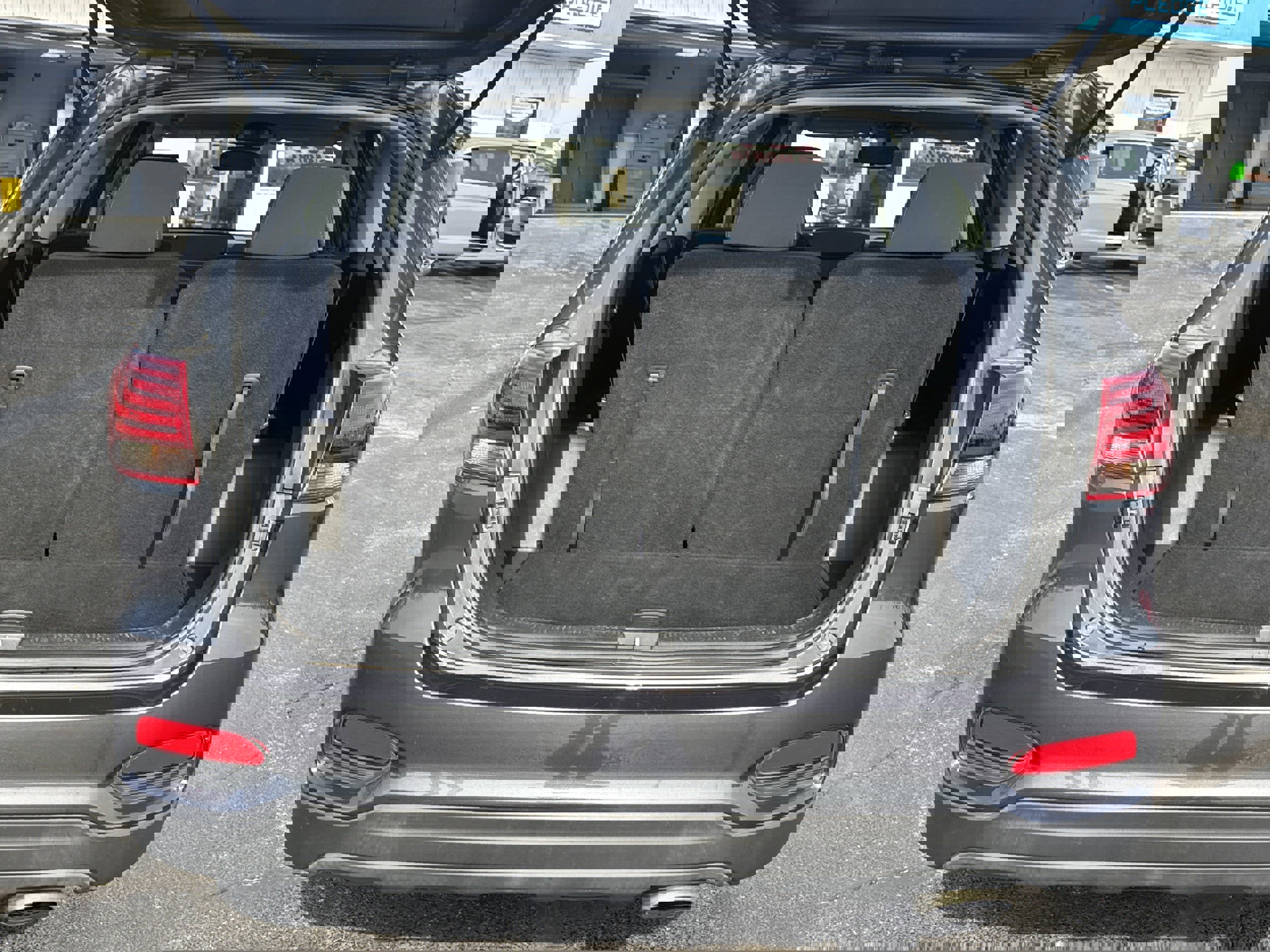 Used 2019 Kia Sorento LX image 7