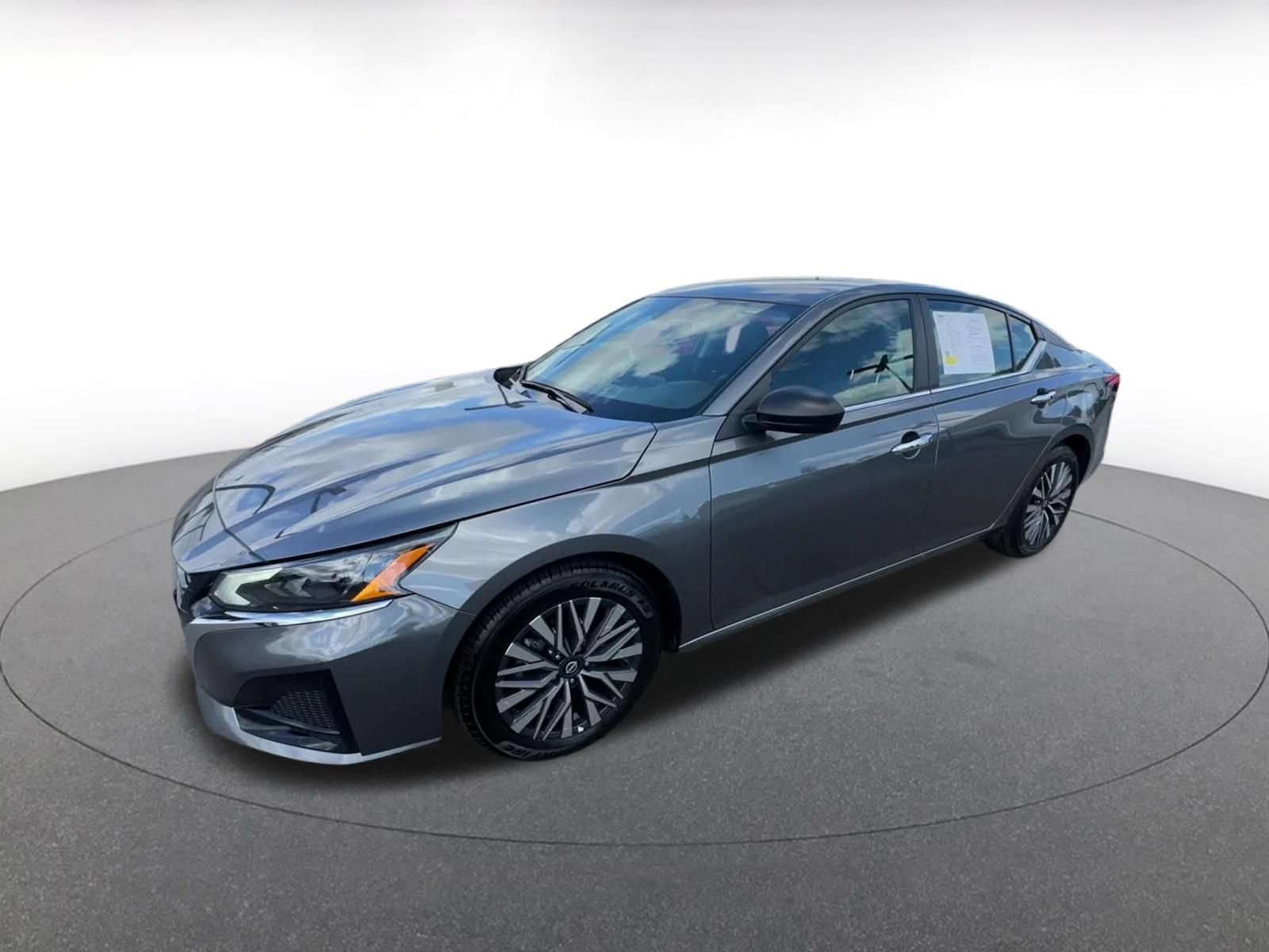 Used 2025 Nissan Altima 2.5 SV FWD image 7