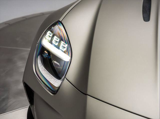 Used 2025 Aston Martin V8 Vantage Coupe RWD image 21