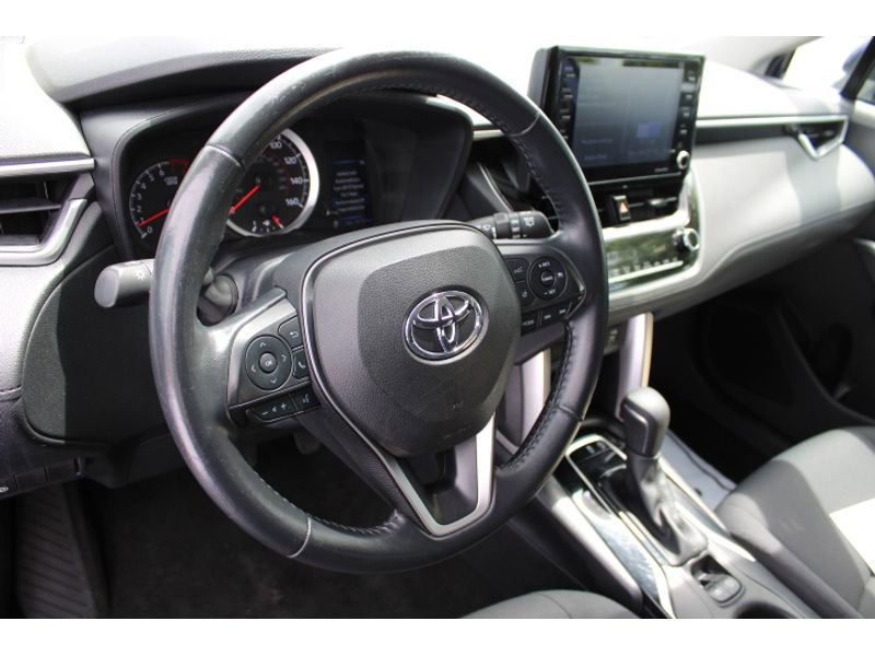 Used 2022 Toyota Corolla Cross LE image 31