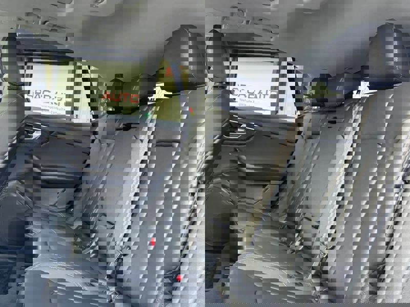 Used 2022 Audi Q8 Premium w/ Convenience Package image 18