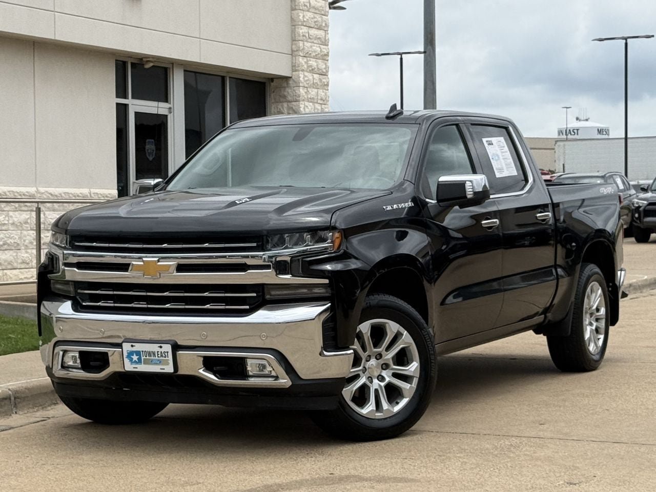 Used 2019 Chevrolet Silverado 1500 LTZ w/ LTZ Plus Package AWD/4WD image 2