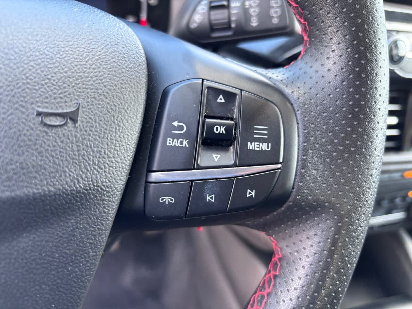 Used 2025 Ford Escape ST-Line FWD image 18