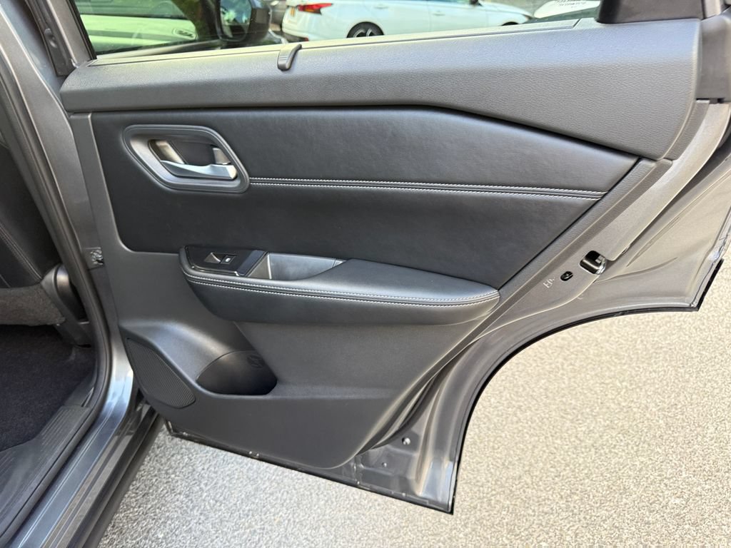 Used 2024 Nissan Rogue SV w/ SV Premium Package AWD/4WD image 36