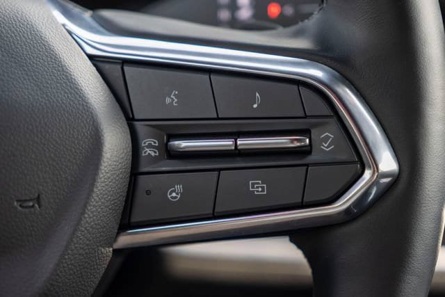 Used 2025 Chevrolet Equinox LT AWD/4WD image 21