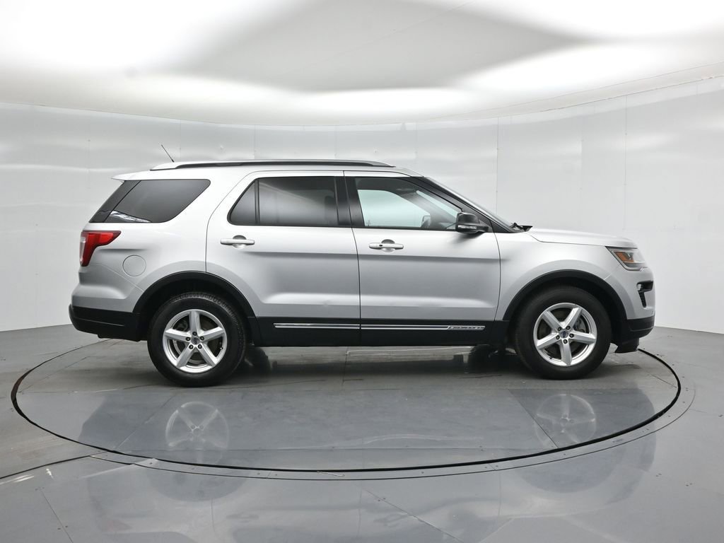 Certified 2018 Ford Explorer XLT w/ Equipment Group 202A image 27