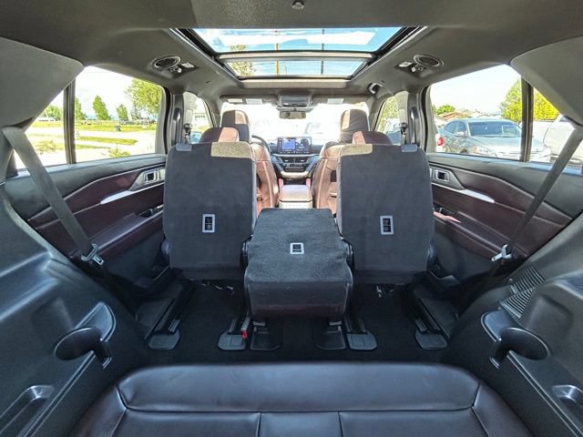Used 2025 Ford Explorer Platinum AWD/4WD image 49