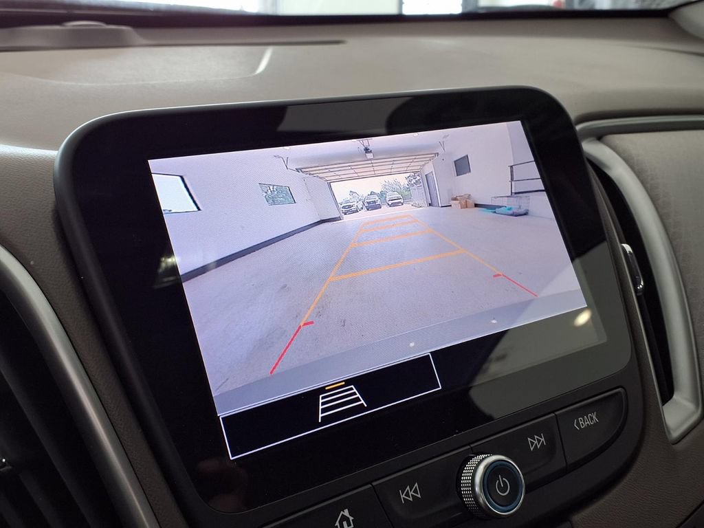 Used 2025 Chevrolet Malibu LT FWD image 13