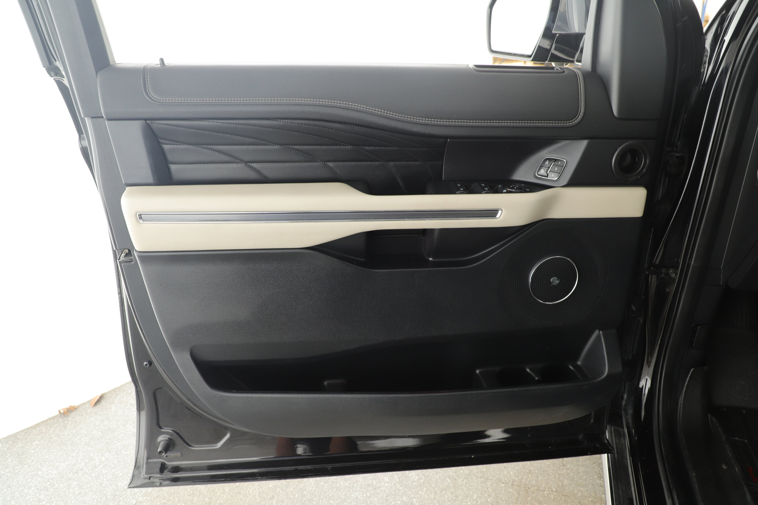 Used 2019 Ford Expedition Platinum image 8