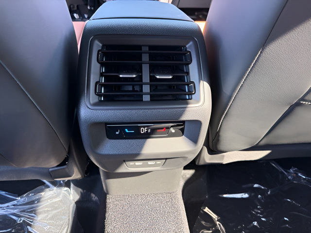 New 2027 Volkswagen Tiguan SEL R-Line AWD/4WD image 8