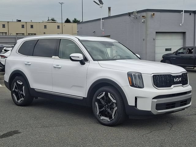 Used 2024 Kia Telluride EX AWD/4WD image 3