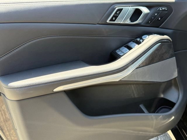 Certified 2024 BMW X7 xDrive40i w/ Premium Package AWD/4WD image 18