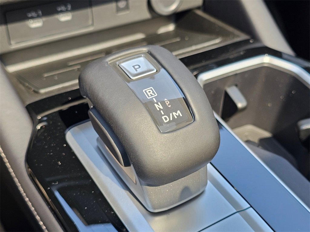 New 2025 Mitsubishi Outlander SE image 14