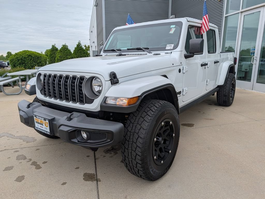 Used 2025 Jeep Gladiator Sport AWD/4WD image 6