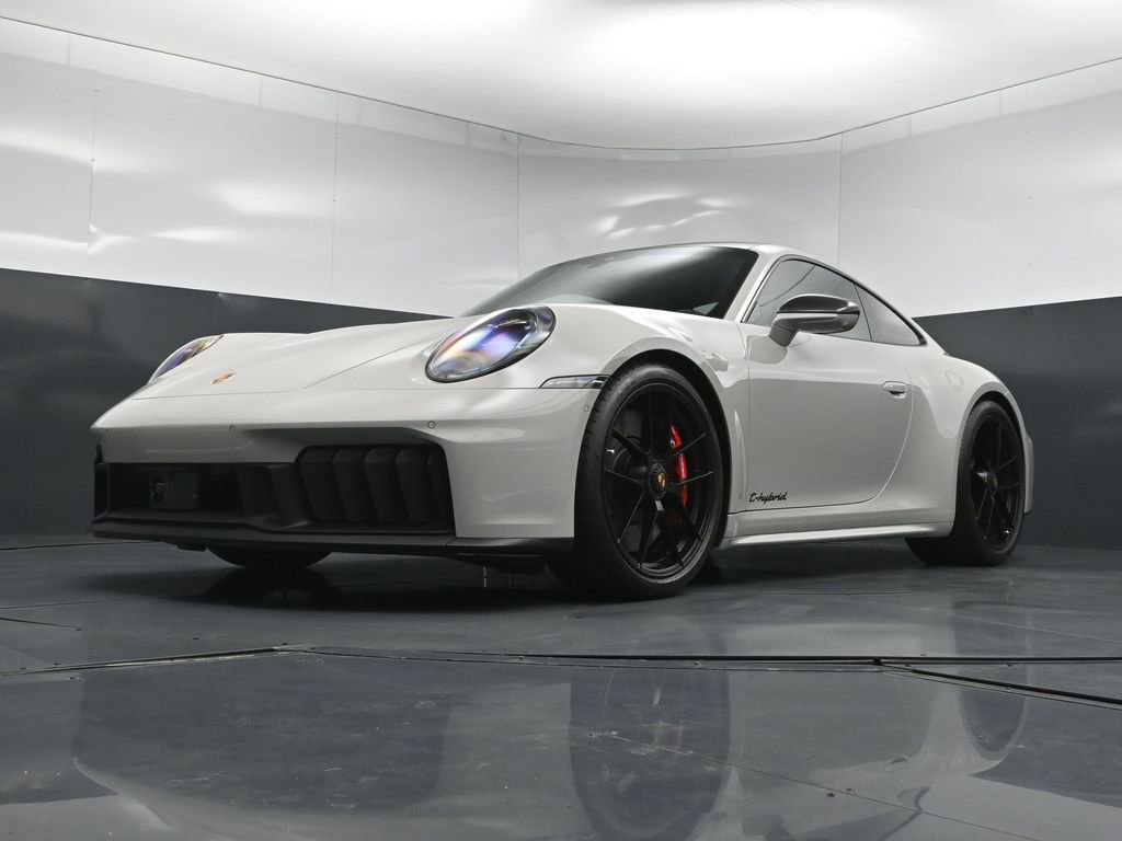 Certified 2026 Porsche 911 Carrera GTS RWD image 22