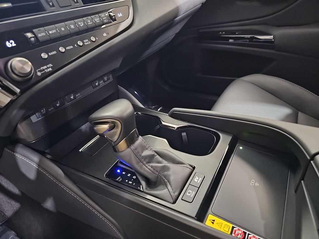 Certified 2025 Lexus ES 300h w/ Premium Package FWD image 23