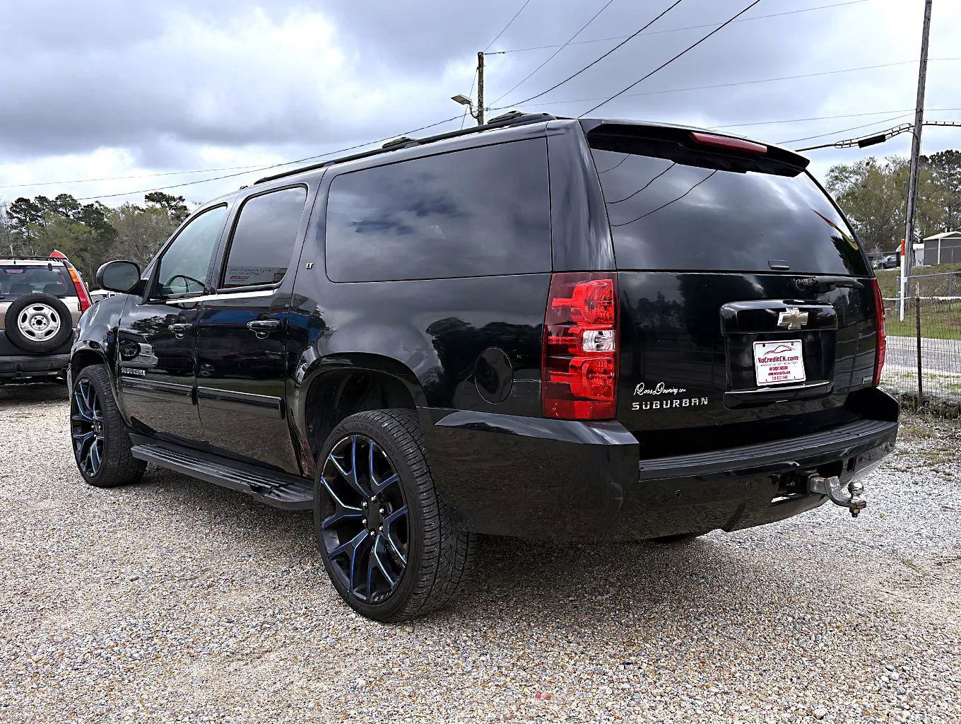 Used 2010 Chevrolet Suburban LT image 6