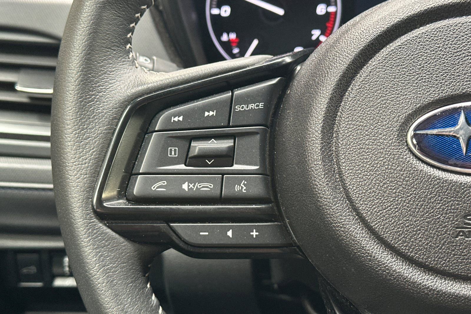 Used 2025 Subaru Forester Premium AWD/4WD image 30