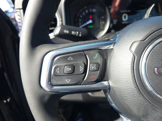 Used 2025 Jeep Wrangler Unlimited Sahara w/ Safety Group image 18