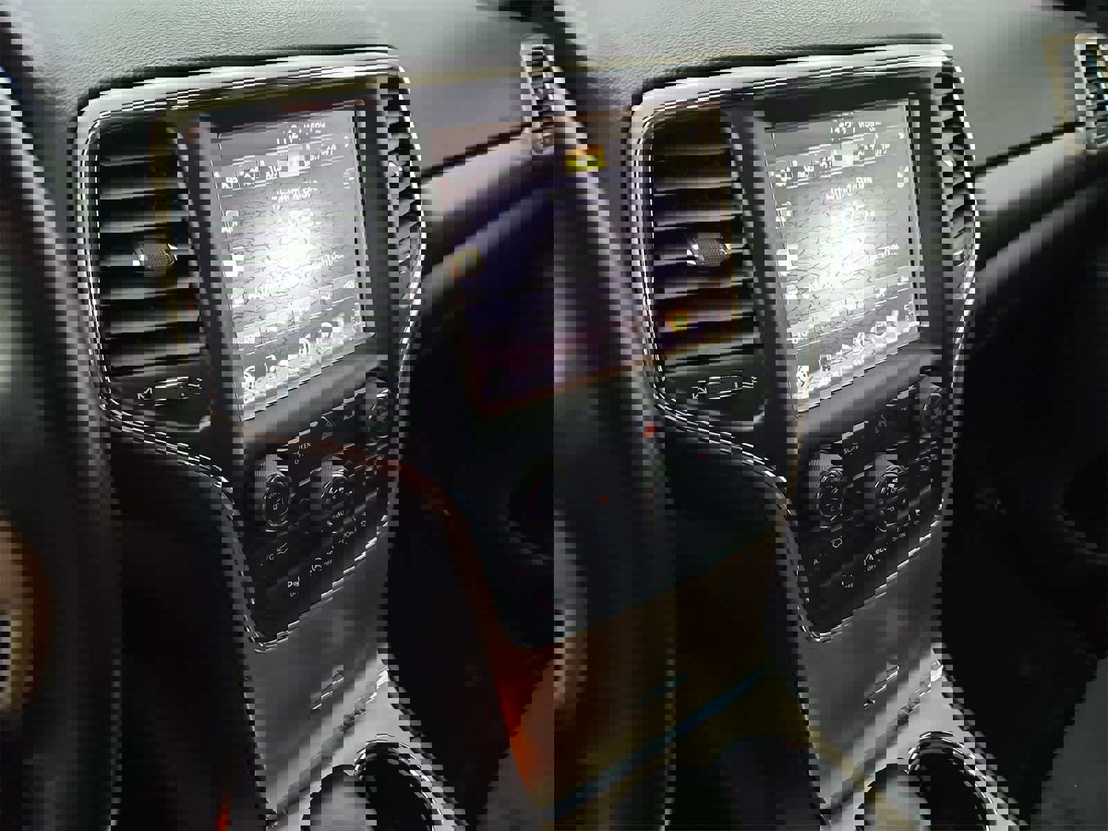 Used 2017 Jeep Grand Cherokee Laredo w/ Quick Order Package 23E image 27