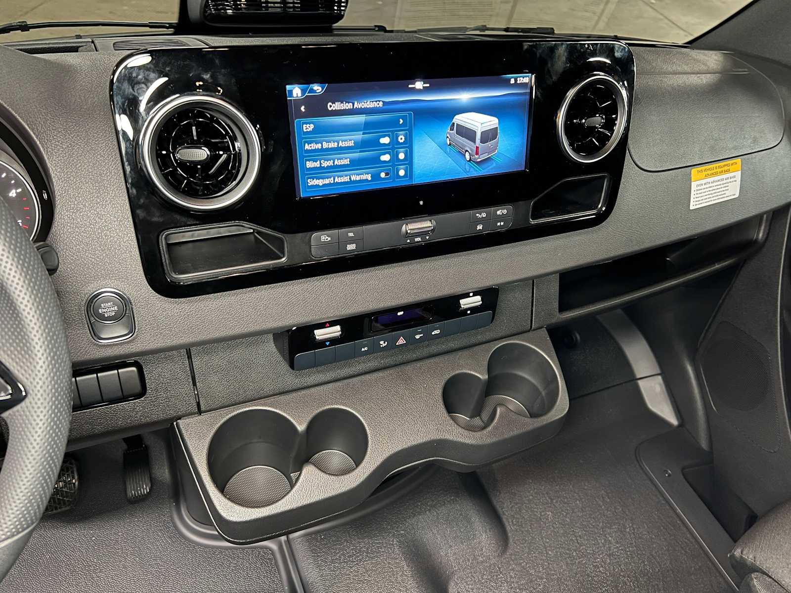 Used 2025 Mercedes-Benz Sprinter 2500 image 30