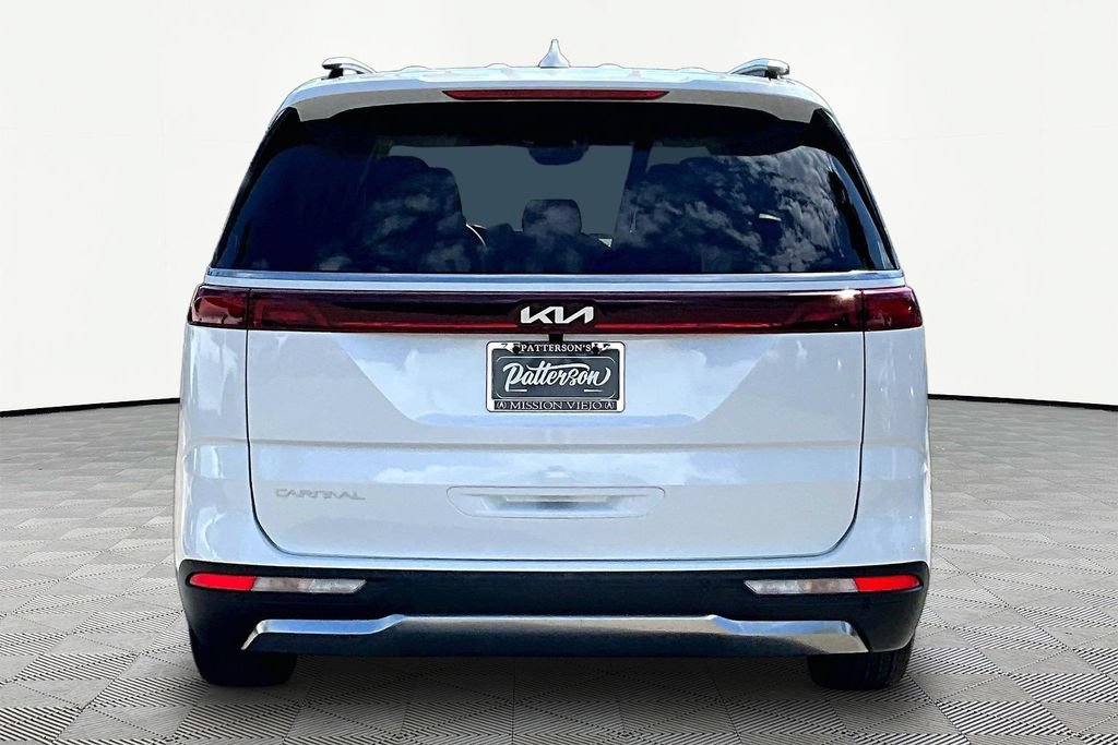 Certified 2024 Kia Carnival SX FWD image 4
