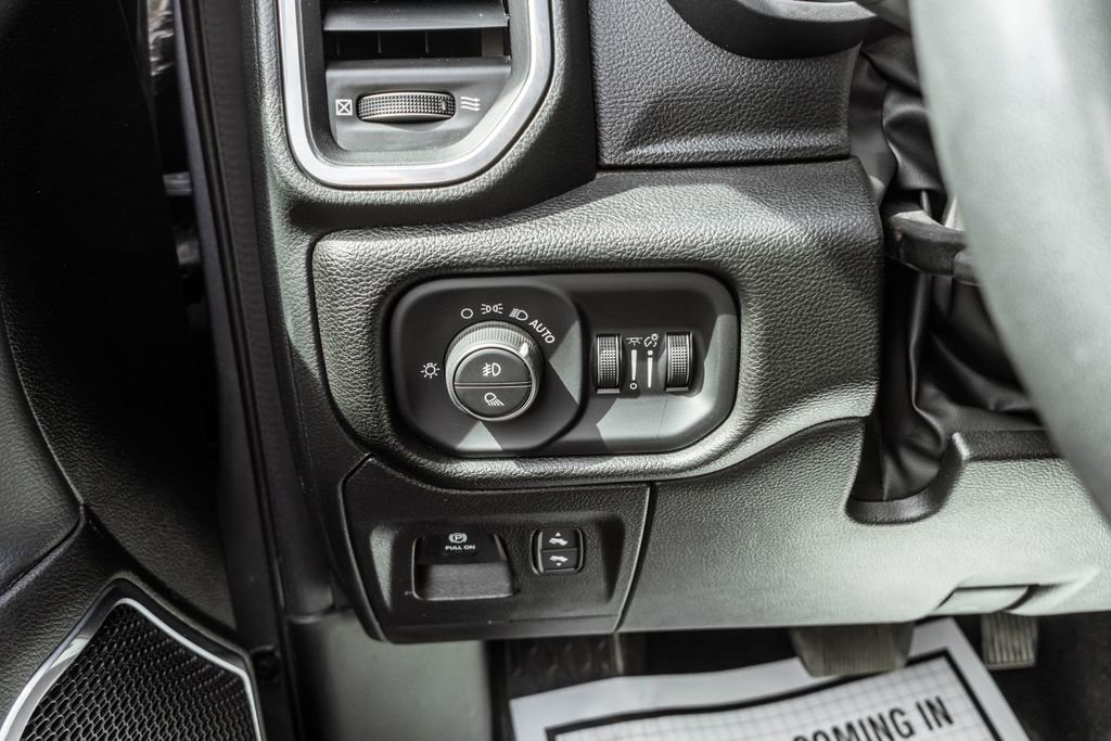 Used 2025 RAM 1500 Laramie AWD/4WD image 18