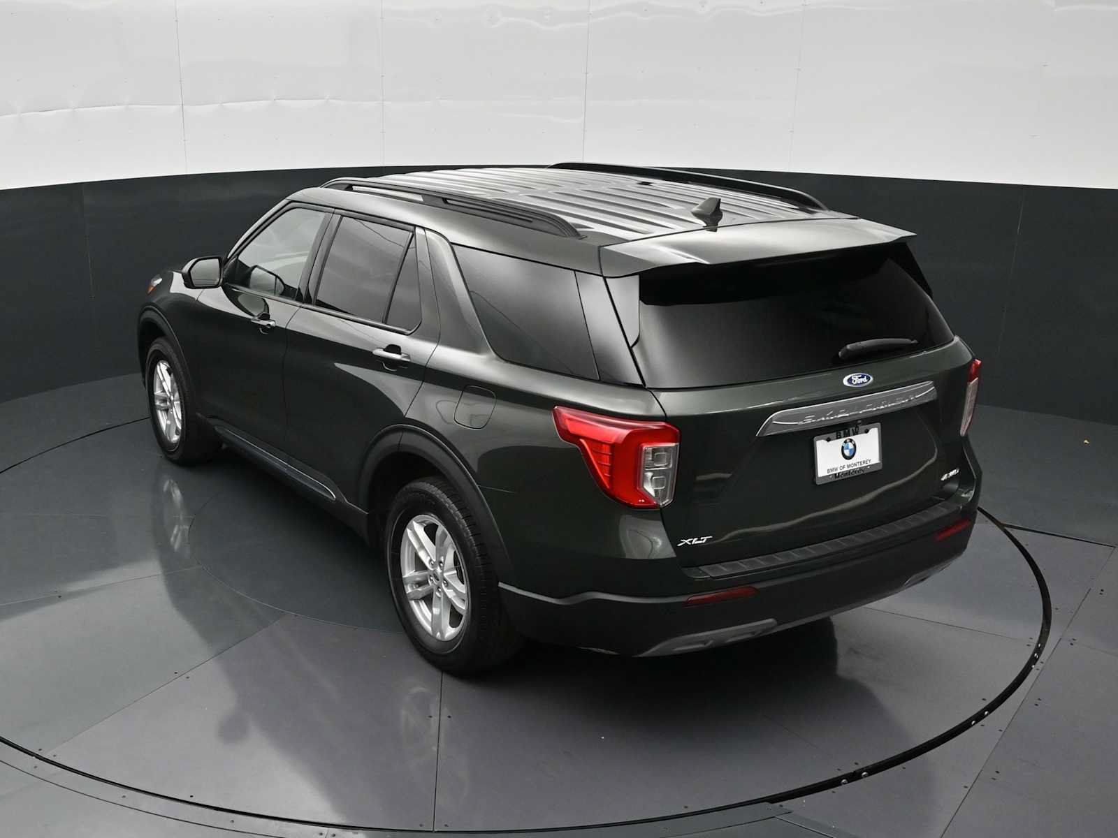 Used 2022 Ford Explorer XLT w/ Equipment Group 202A AWD/4WD image 23